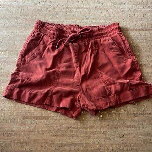 burnt orange shorts 🍑